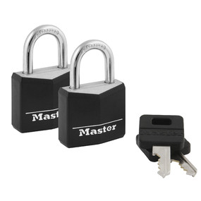 Candados 131T Master Lock de cuerpo sólido recubierto tienen un cuerpo recubierto en vinilo negro de 1-3/16″ (30 mm) de ancho que resiste los rayones y la corrosión.